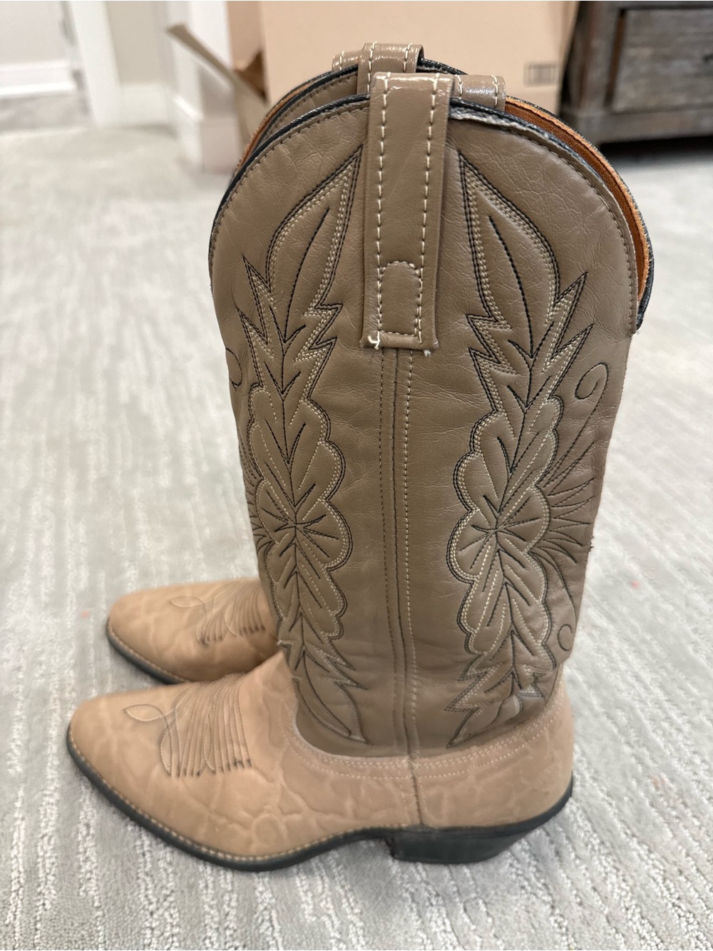 Vintage ACME Cowboy Boots Size 8D Taupe Leather Embroidered Western